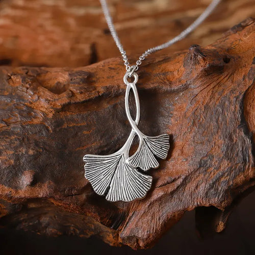 Vintage-Inspired Ginkgo Leaf Pendant Necklace - Zinc Alloy, Perfect for Everyday & Vacation Wear