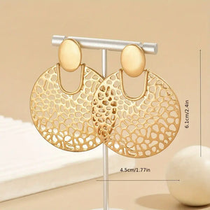 Elegant 18K Gold-Plated Retro Hollow Stud Earrings: Chic Accessory for Every Occasion & Perfect Gift