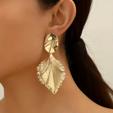 Golden Leaf Design Dangle Earrings Retro Elegant Style Zinc Alloy Jewelry Delicate Gift For Women