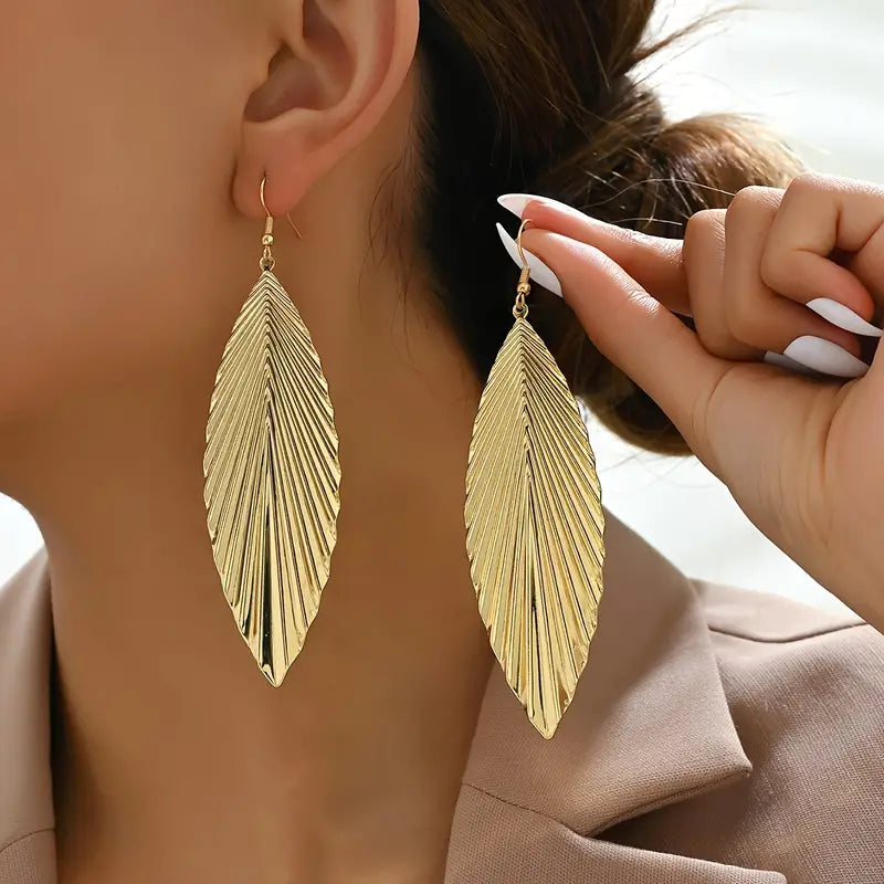 Exquisite Golden Leaf Dangle Earrings - Textured, Vintage-Inspired, Long Drops with Elegant Details