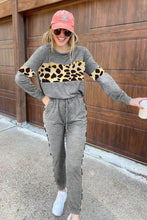 Load image into Gallery viewer, Leopard Sweatsuits Women 2 Piece Sets Crew neck Long Sleeve Tops Pants, Tracksuit with Pockets