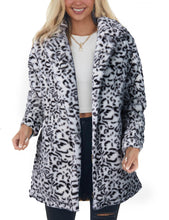 Load image into Gallery viewer, Omoone Women&#39;s Faux Fur Jackets Autumn Winter Leopard Coats Loose Fur Coat with Pockets