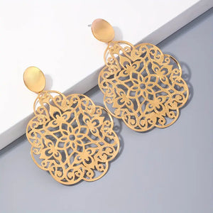 Vintage Hollow Golden Flower Pattern Dangle Earrings Bohemian Vacation Style Alloy Jewelry Delicate Holiday Earrings