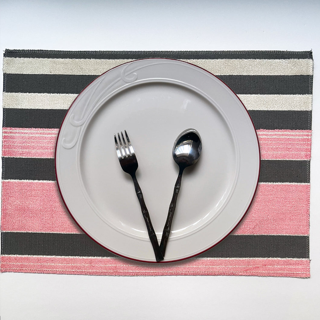 Unique Plate Mats for Your Dining Room, Richmond - Pack of 4 Beautiful Cut Velvet One-Side Placemats - Color: Pink