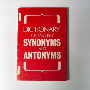 Dictionary of English - Synonyms & Antonyms - Paperback Book