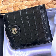 Load image into Gallery viewer, Handmade Best Quality Leather Wallet – The Ultimate Official Gift for Women &amp; Men - Black