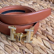 Load image into Gallery viewer, Elegant Handmade PU Leather Holeless Belt with Special Buckles, Plain, Available in 10 Fresh Colors, Easy to Adjust the Size - Style 4