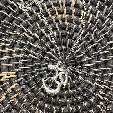 Stainless Steel OM Symbol Pendant Necklace - Elegant Unisex Jewelry Gift with Durable Construction