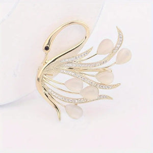 Elegant White K-Plated Swan Brooch - Versatile Fashion Accessory & Perfect Gift, Chic & Stylish