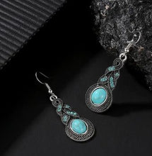 Load image into Gallery viewer, Elegant Necklace and Earrings Set with Turquoise Agate