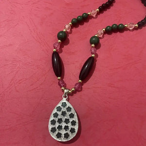 Fashion Exquisite Retro Droplet-shaped Resin Pendant Necklace For Girls and Women