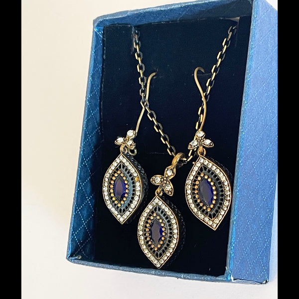 A Set of Luxury Women Necklace and Earring - Perfect for Mother's Day Gift